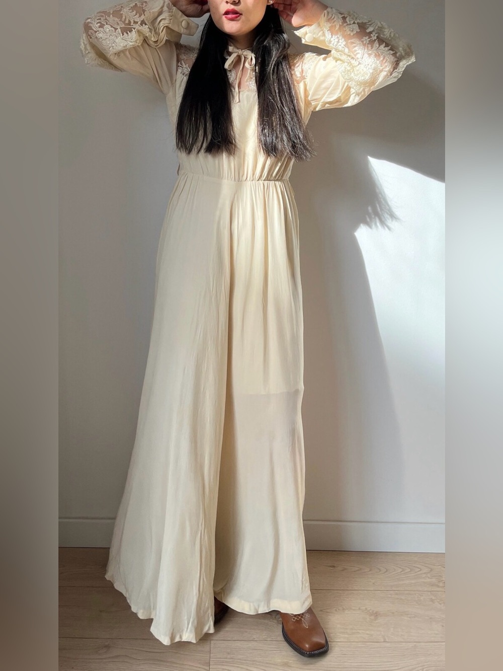 Elegant Antique Vintage 1950’s Cream Lace-Sleeve Liquid Silk Maxi Dress - Picture 6 of 8